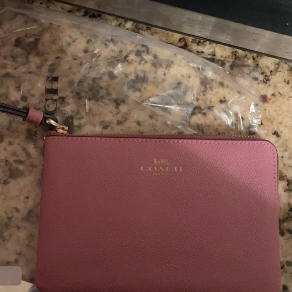 Coach wristlet - Picture 2 of 2